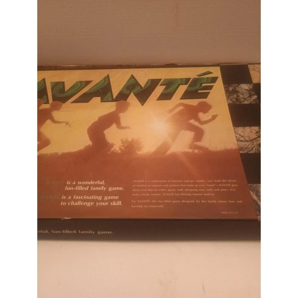 Vintage Avante Family Board Game